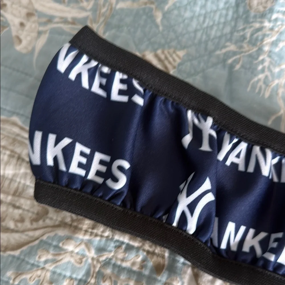 New York Yankees steering wheel cover - new